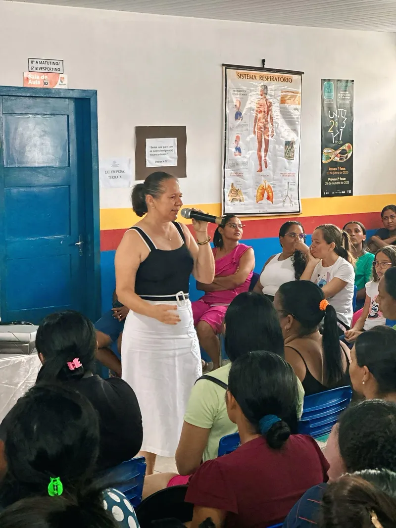 Foto 2 – Prefeitura Municipal de Buriti Bravo reforça compromisso com a educação ao entregar fardamento e kits escolares
