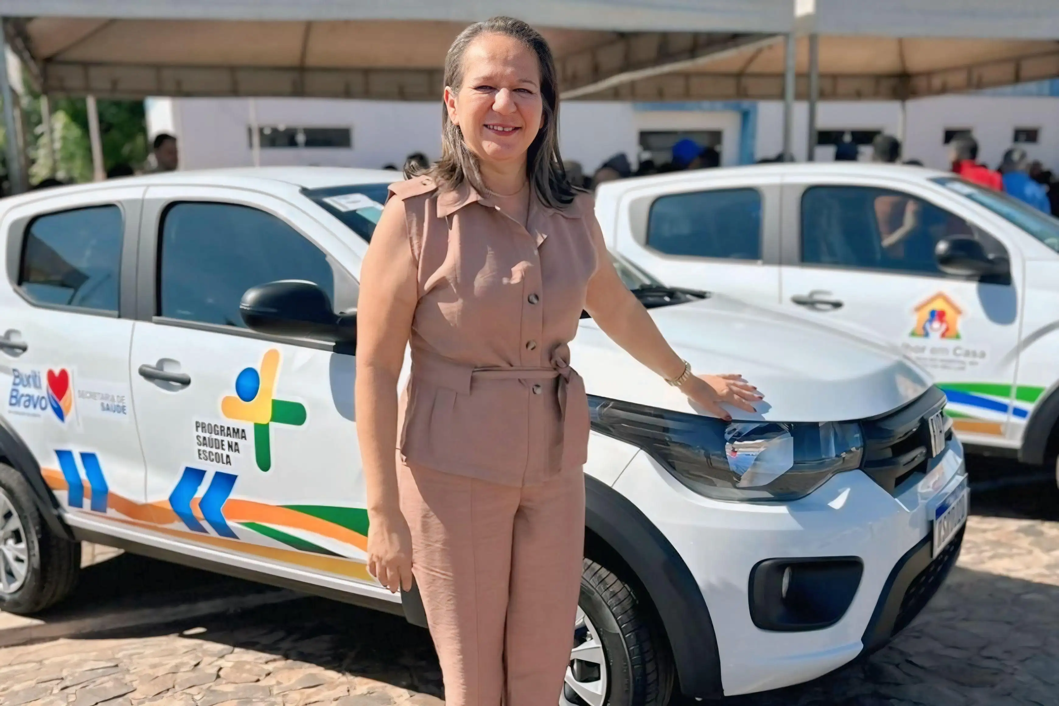 Foto 5 – Luciana e Welson Amorim reforçam investimentos na saúde com nova UBS e entrega de veículos em Buriti Bravo