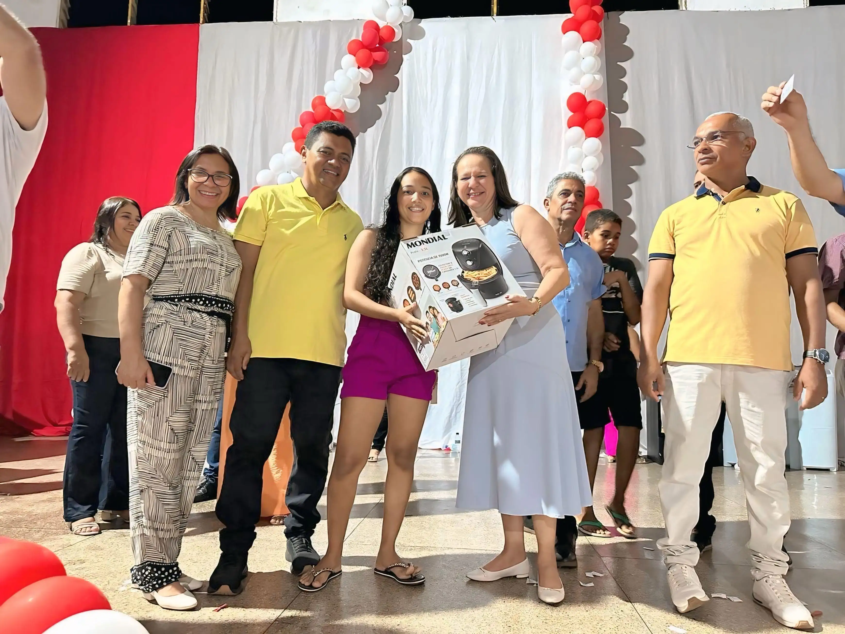 Foto 17 – Prefeitura de Buriti Bravo celebra o Dia das Mães com grande festa e sorteio de prêmios