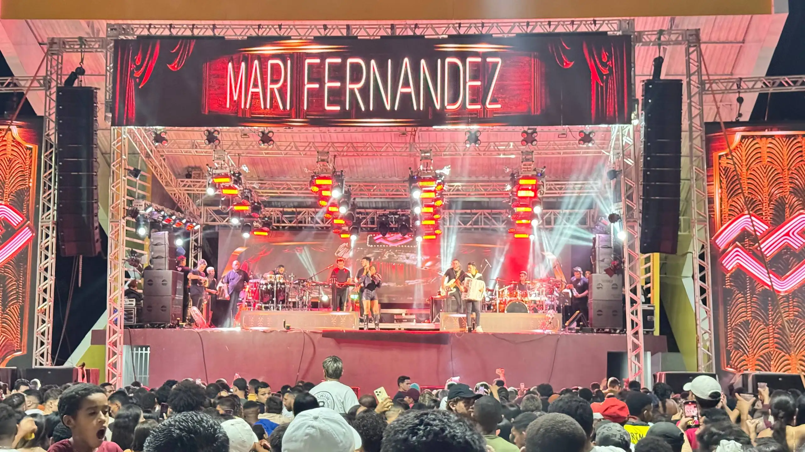 Foto 8 – Buriti Bravo celebra 95 anos com entrega da nova Praça de Eventos Adônia Maria e grande festa popular