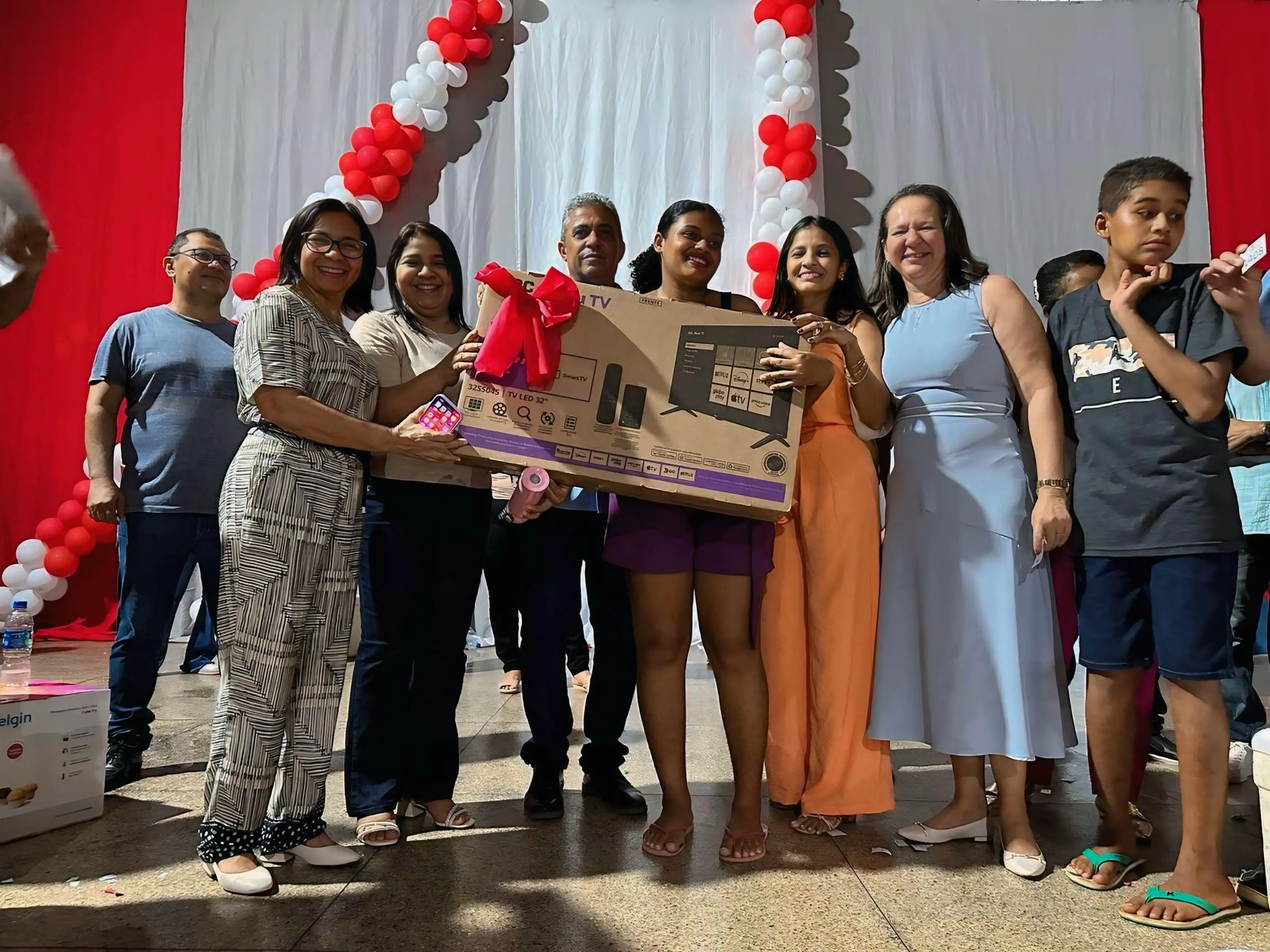 Foto 4 – Prefeitura de Buriti Bravo celebra o Dia das Mães com grande festa e sorteio de prêmios