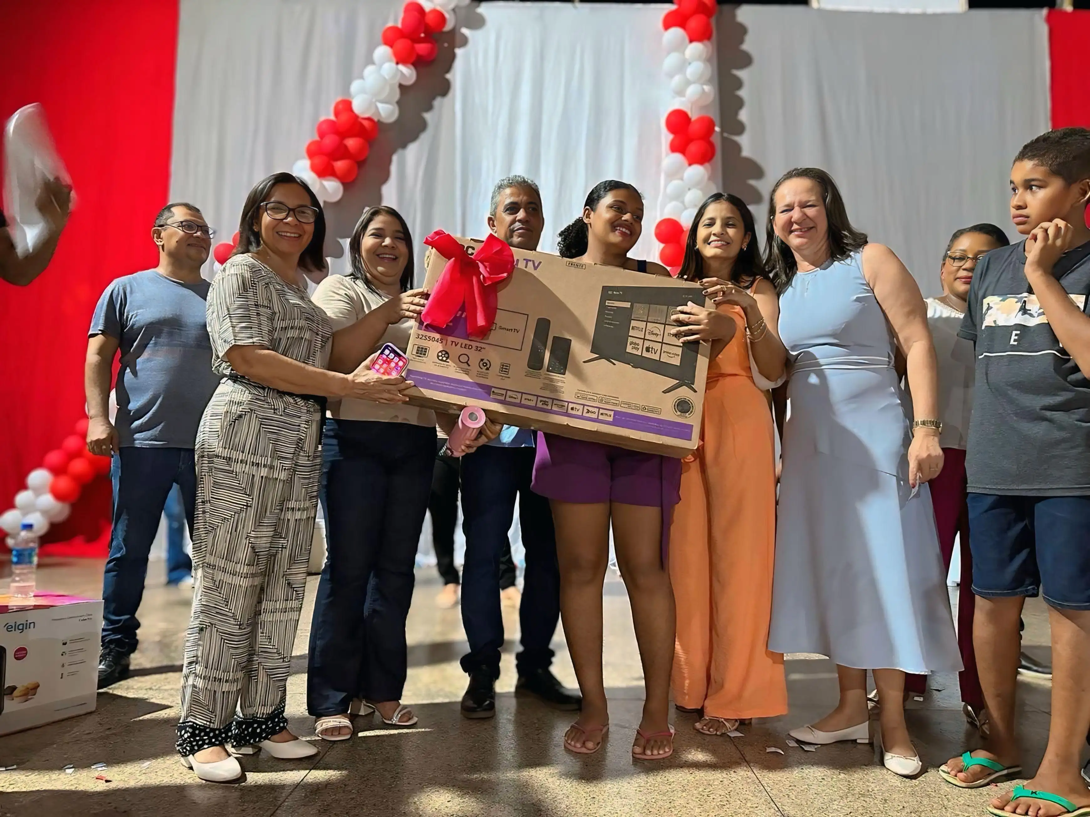 Foto 7 – Prefeitura de Buriti Bravo celebra o Dia das Mães com grande festa e sorteio de prêmios