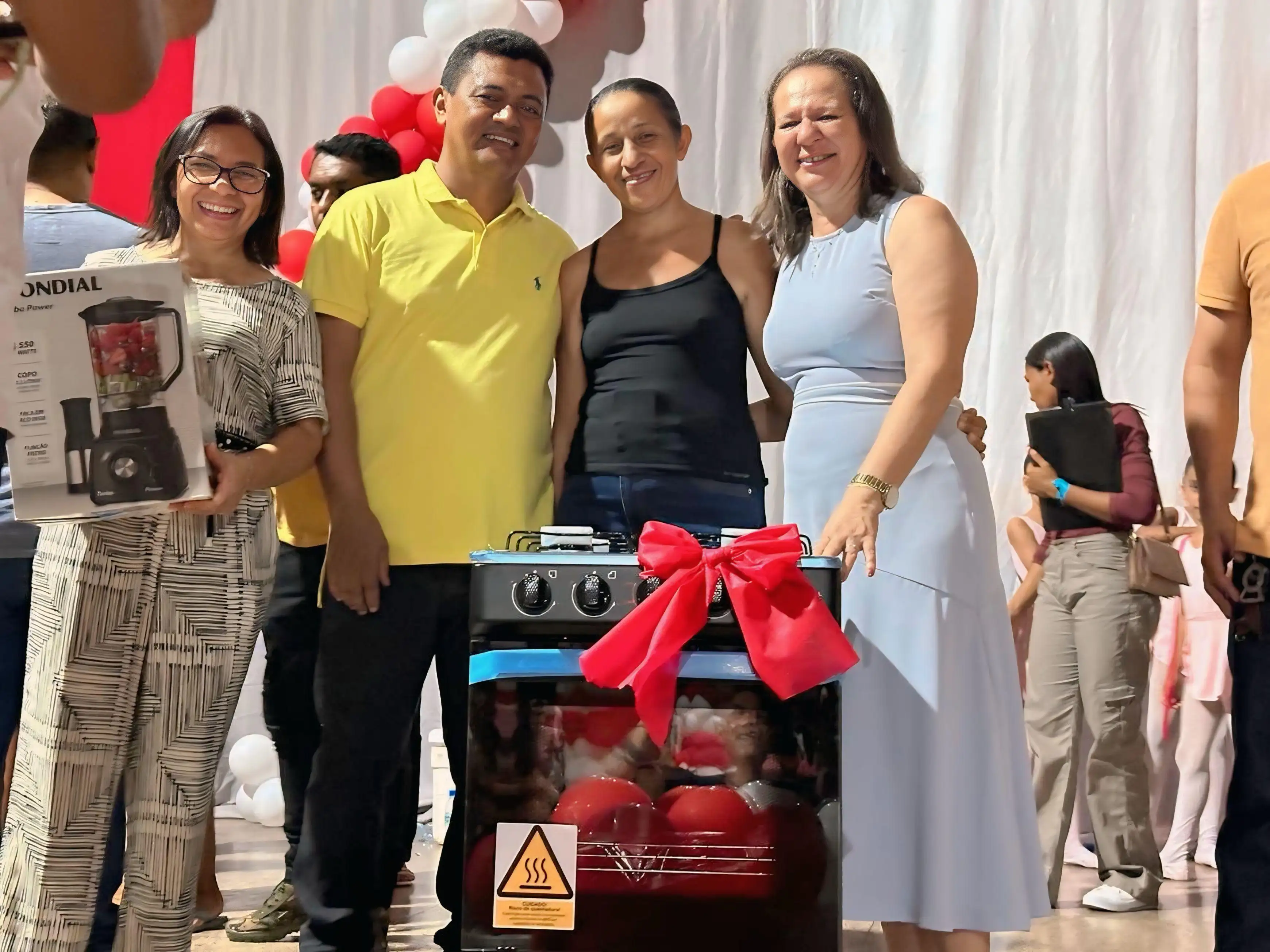 Foto 18 – Prefeitura de Buriti Bravo celebra o Dia das Mães com grande festa e sorteio de prêmios