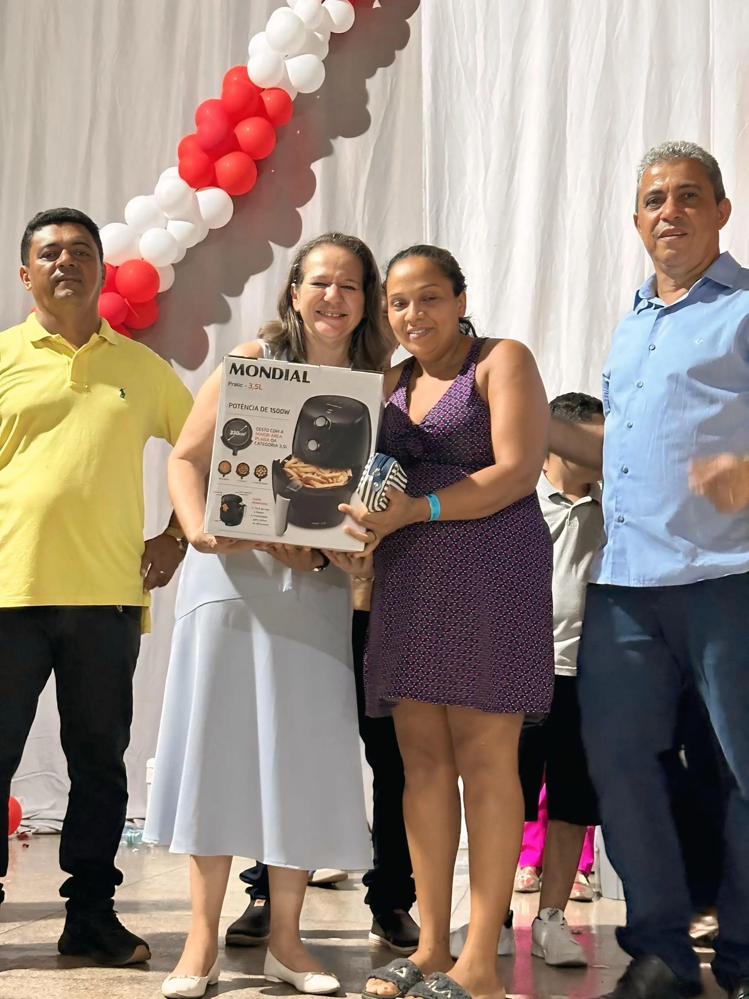Foto 23 – Prefeitura de Buriti Bravo celebra o Dia das Mães com grande festa e sorteio de prêmios