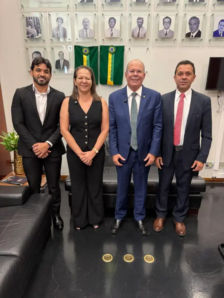 Foto 8 – Prefeita Luciana Leocádio articula investimentos em Brasília para o desenvolvimento de Buriti Bravo