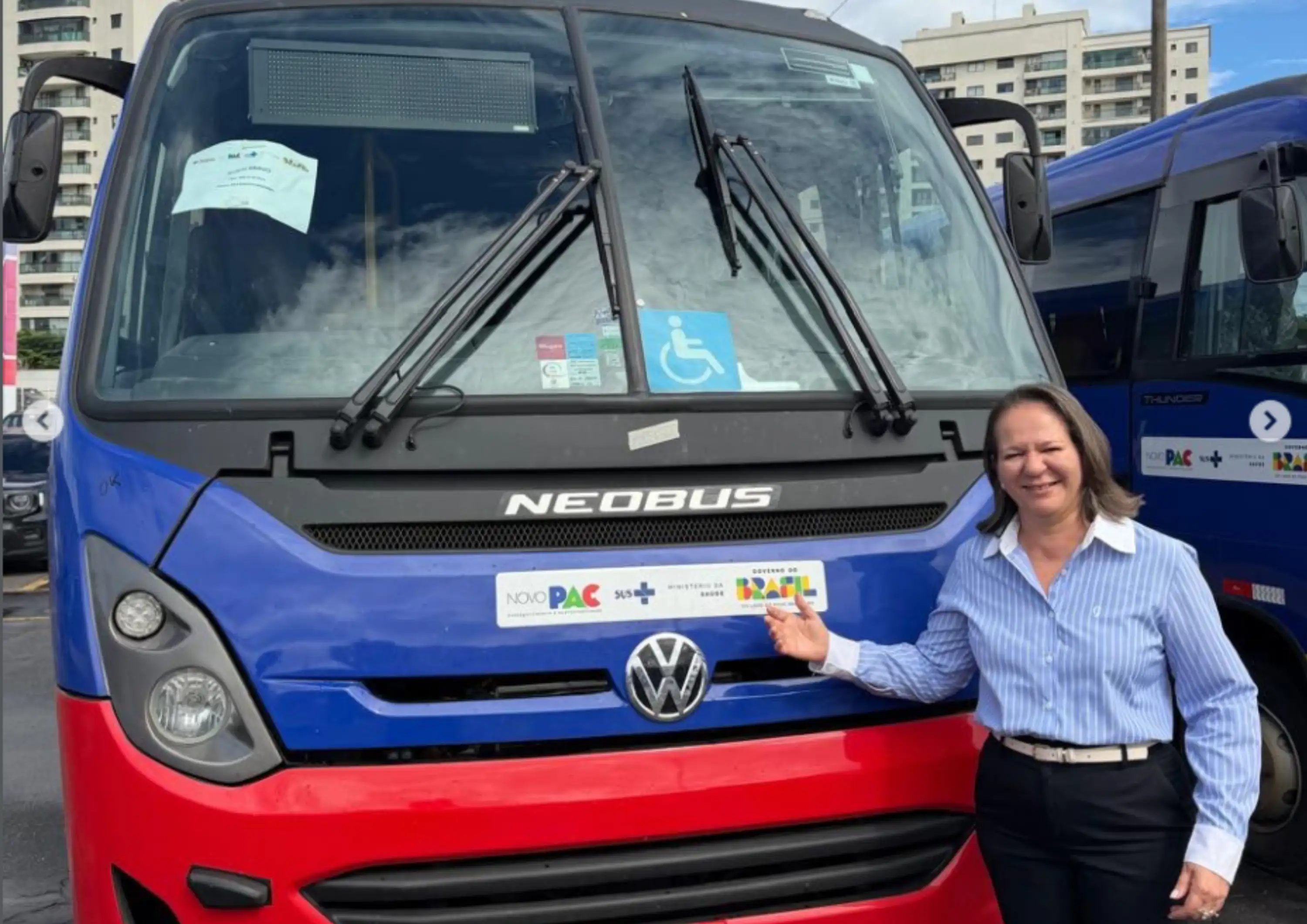 Foto 1 – Buriti Bravo é contemplado com novo micro-ônibus para transporte de pacientes da saúde