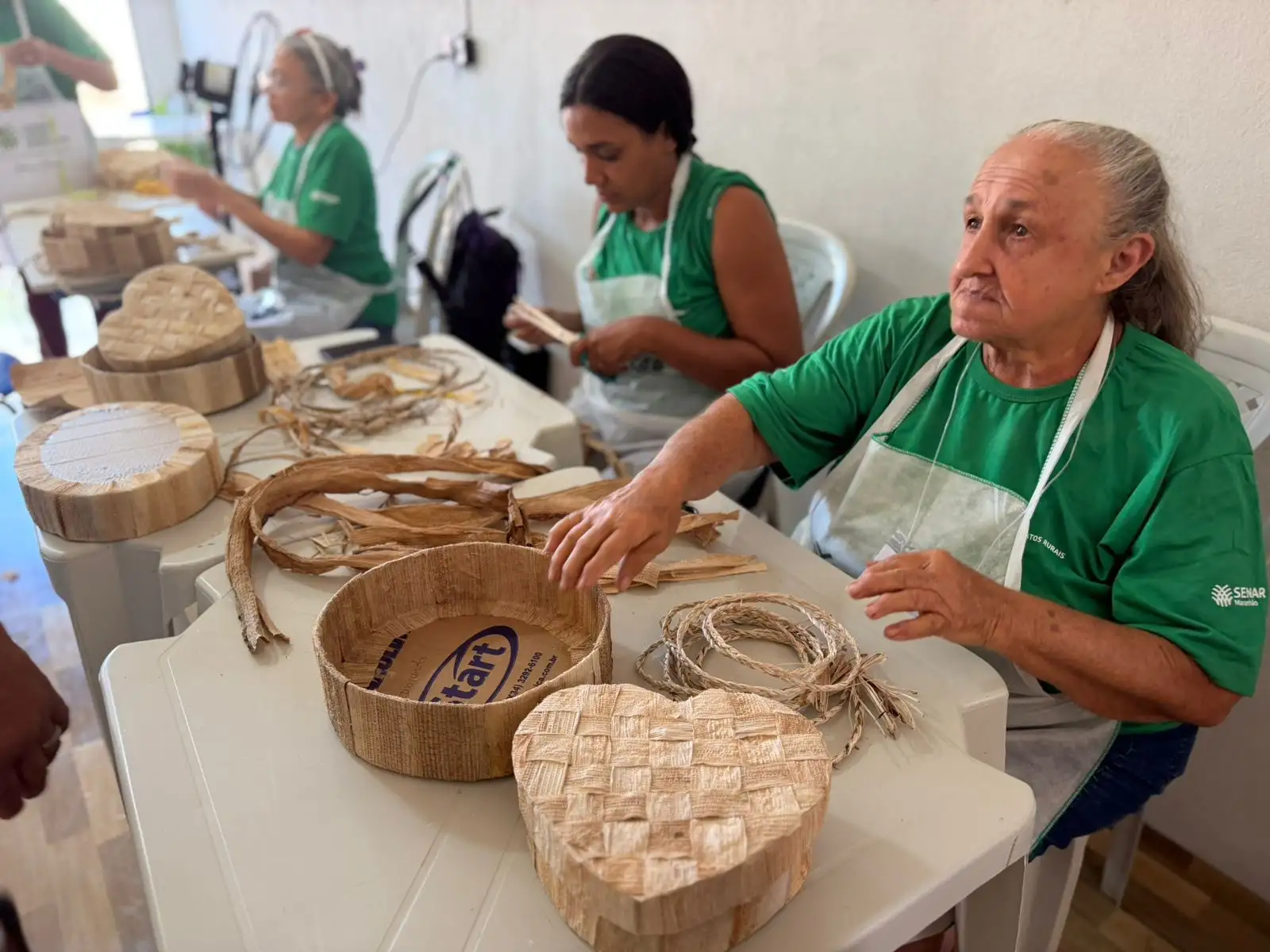 Galeria de imagens - Foto 9 da notícia: Curso de Artesanato com Fibra de Bananeira impulsiona o empreendedorismo feminino em Buriti Bravo
