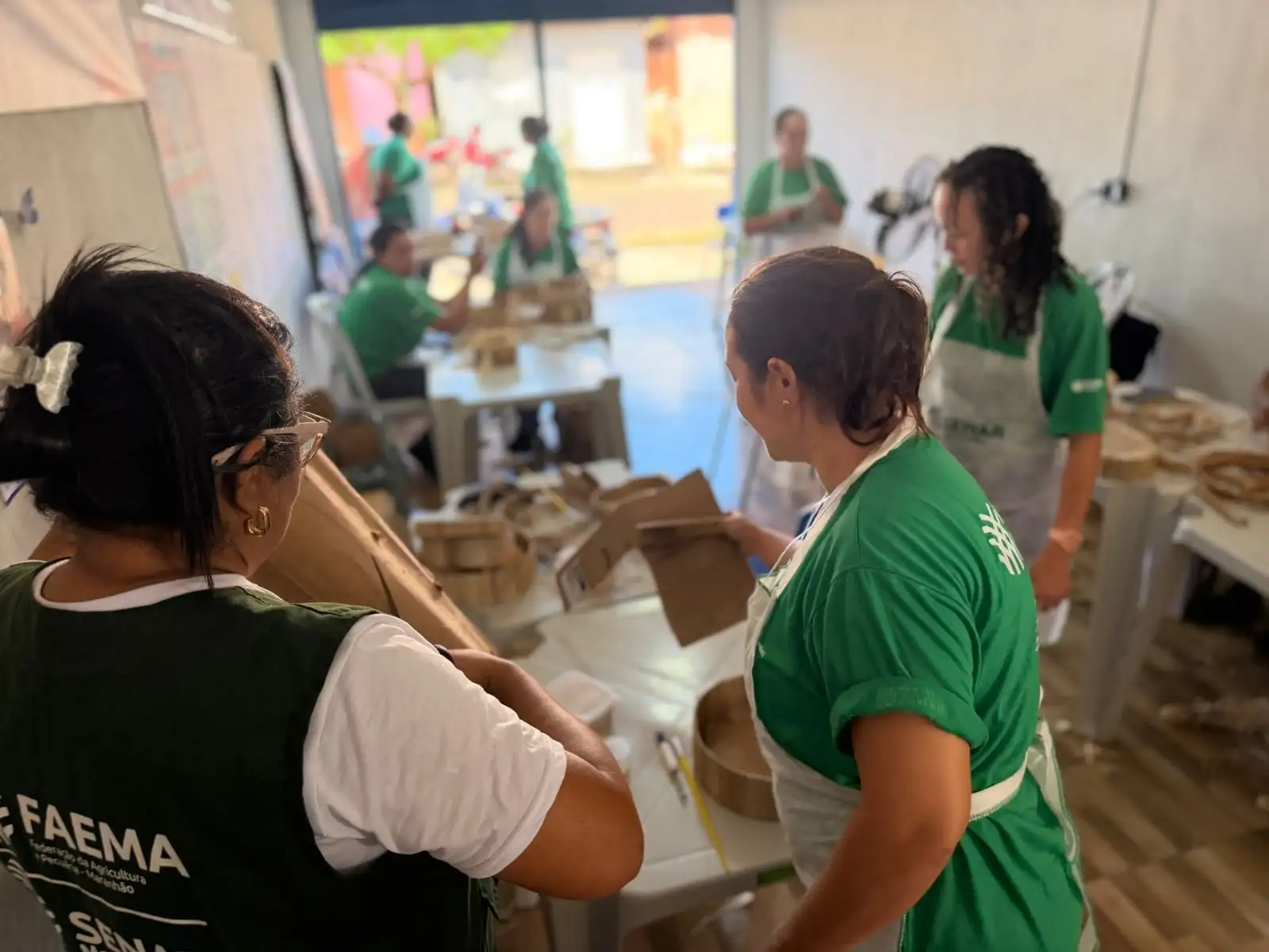 Galeria de imagens - Foto 6 da notícia: Curso de Artesanato com Fibra de Bananeira impulsiona o empreendedorismo feminino em Buriti Bravo