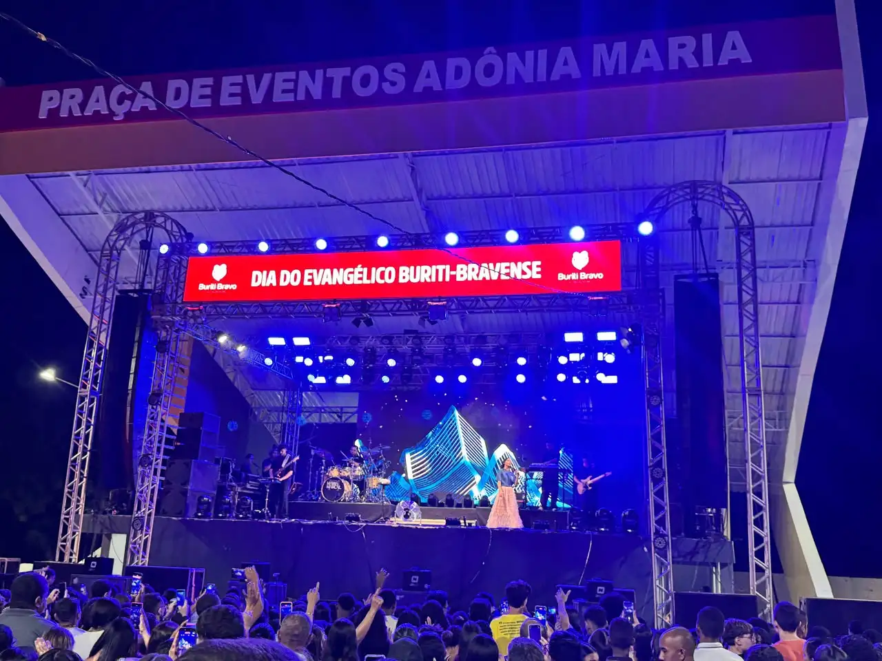 Foto 8 – Dia do Evangélico e Feirinha Bravense reúnem grande público em noite de fé, cultura e valorização local