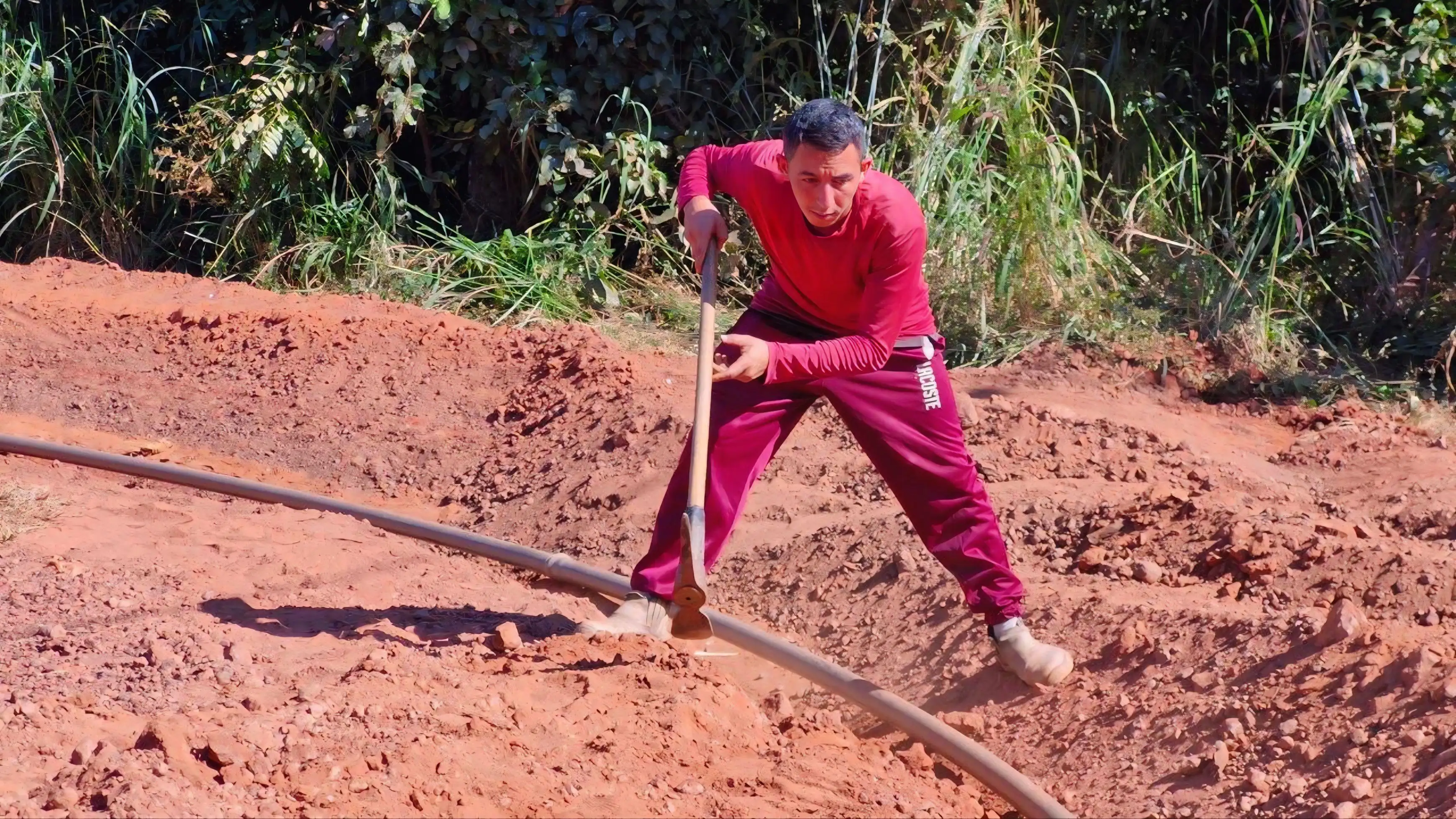 Obras avançam para levar água potável ao bairro Motoril