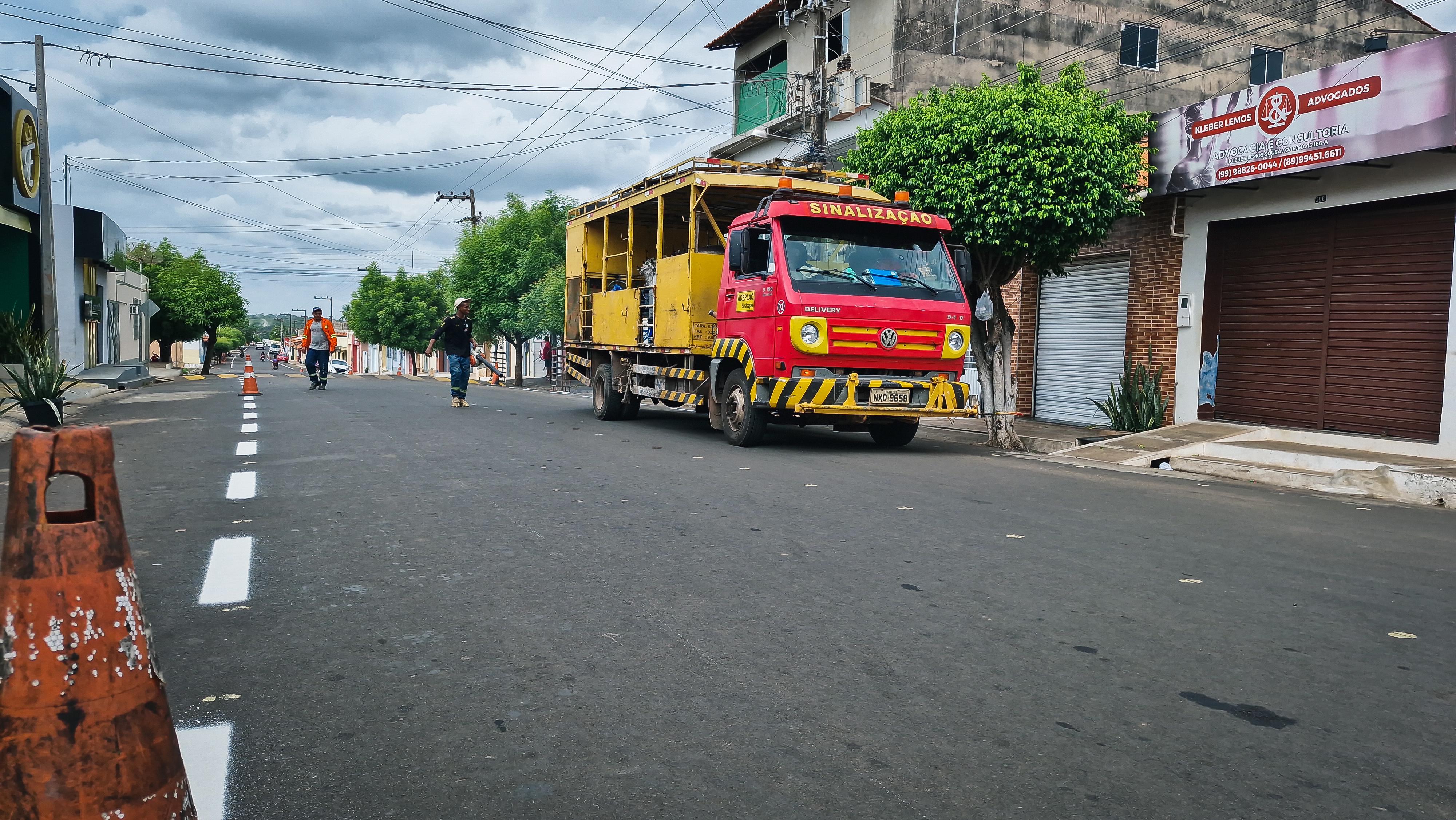 Foto 9 – Prefeitura implanta sinalização horizontal em diversas ruas