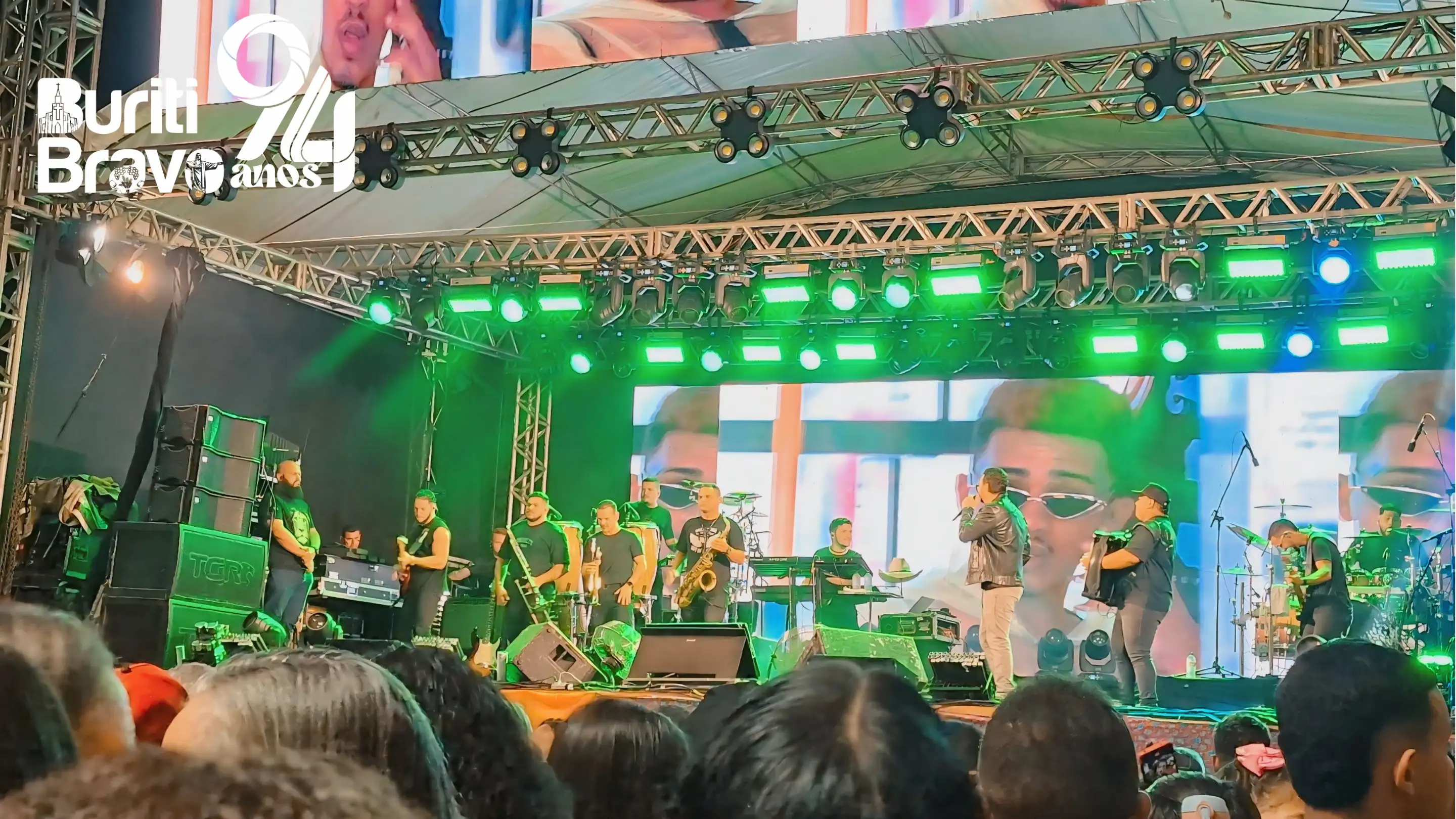 Foto 5 – Buriti Bravo vibra ao som de Mano Walter na abertura dos 94 anos de emancipação