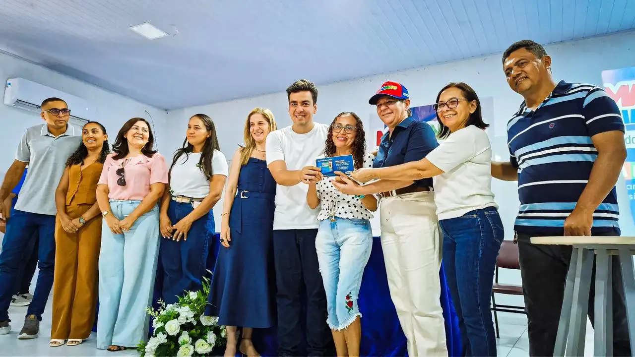 Foto 3 – Buriti Bravo fortalece combate à fome com entrega de 290 cartões do Programa Maranhão Livre da Fome