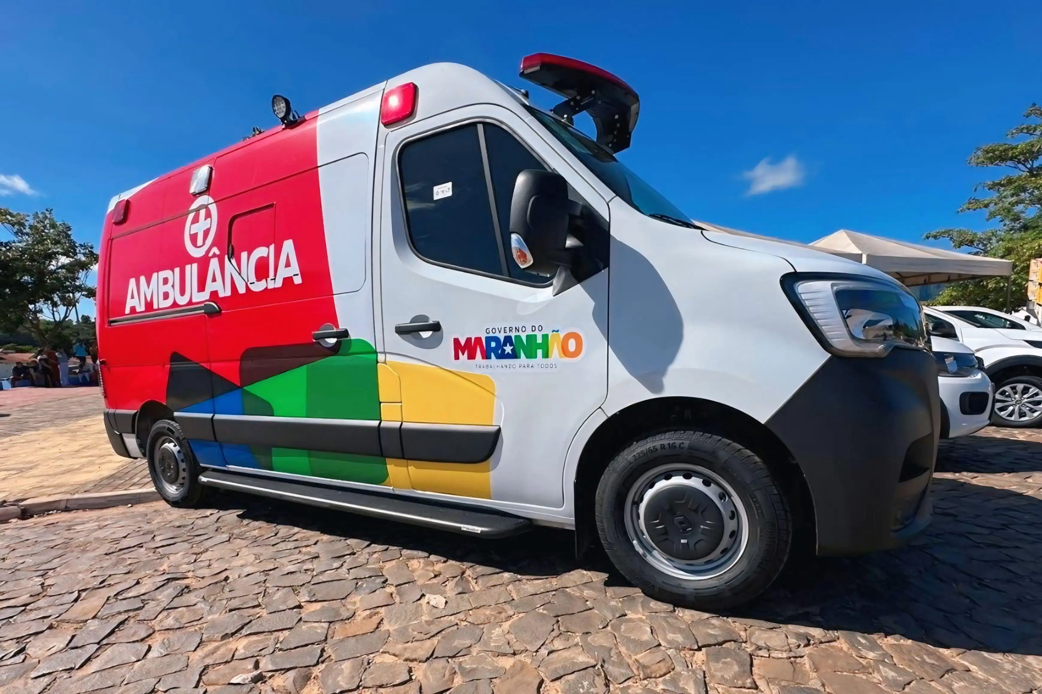 Foto 14 – Luciana e Welson Amorim reforçam investimentos na saúde com nova UBS e entrega de veículos em Buriti Bravo