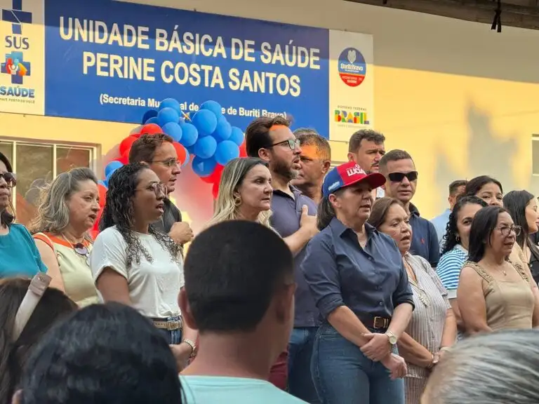 Foto 2 – Prefeita Luciana Leocádio entrega UBS no Povoado Coluna e anuncia novos benefícios para Buriti Bravo