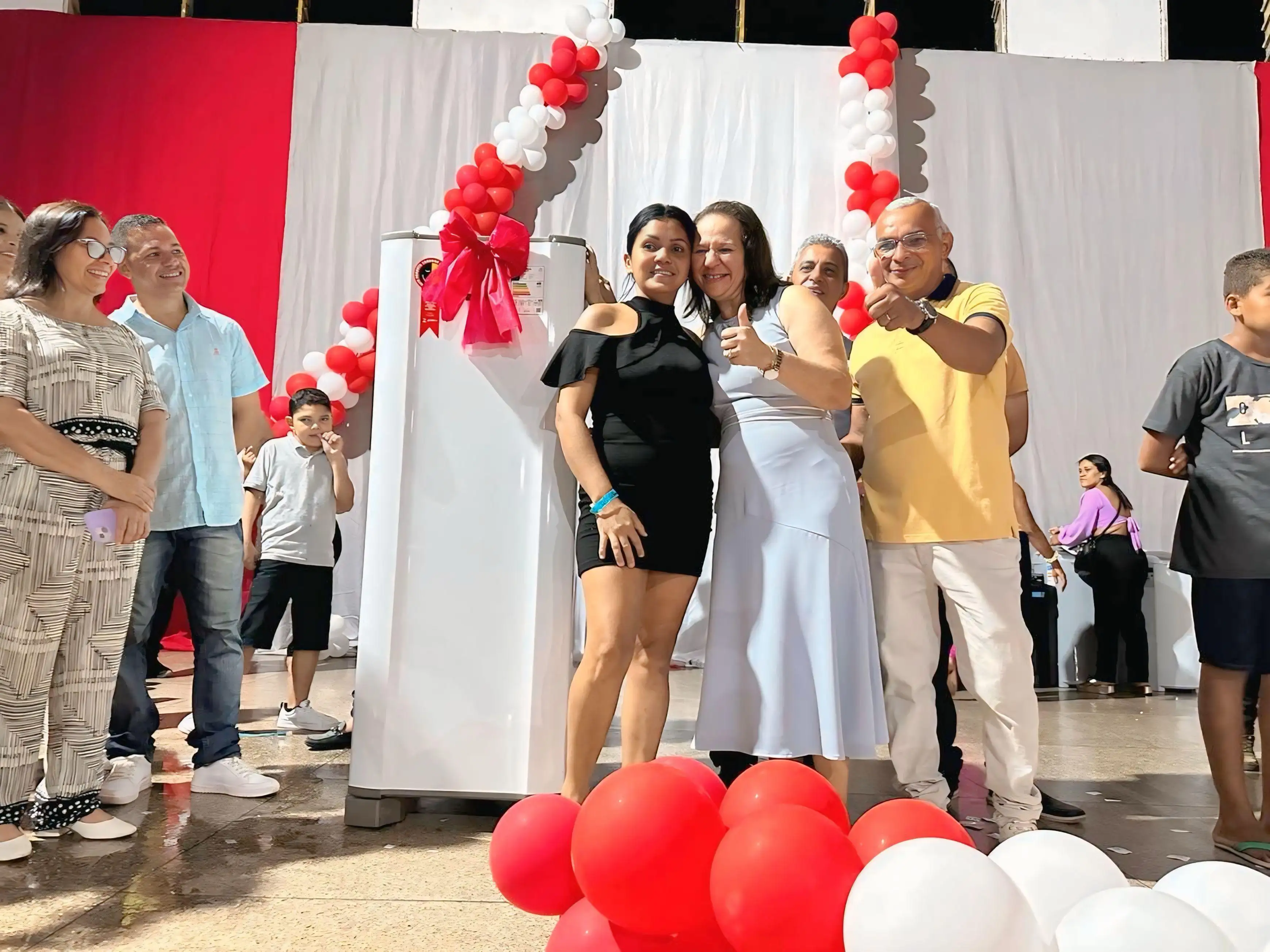 Foto 19 – Prefeitura de Buriti Bravo celebra o Dia das Mães com grande festa e sorteio de prêmios
