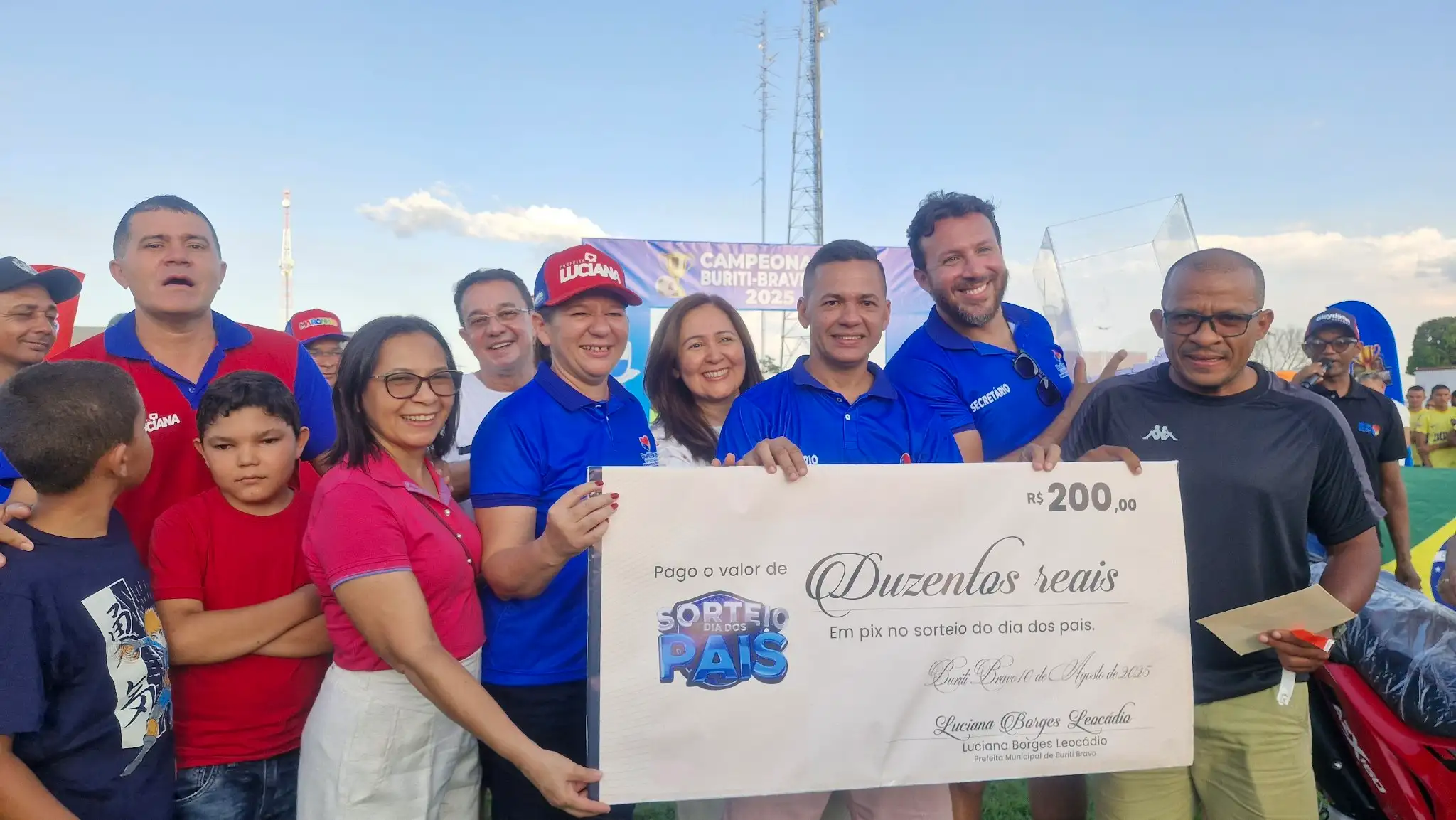 Foto 5 – Buriti Bravo celebra o Dia dos Pais com abertura oficial do Campeonato Municipal de Futebol e sorteio de prêmios
