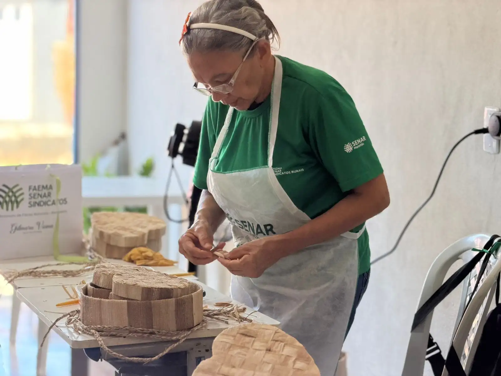 Galeria de imagens - Foto 11 da notícia: Curso de Artesanato com Fibra de Bananeira impulsiona o empreendedorismo feminino em Buriti Bravo