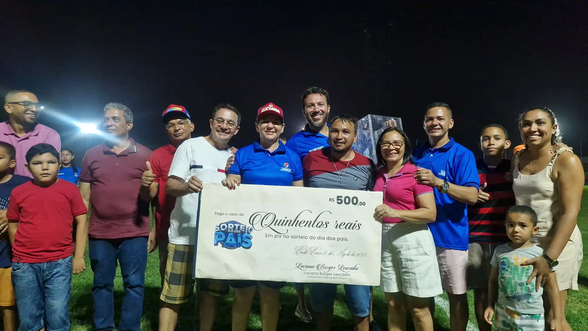 Foto 18 – Buriti Bravo celebra o Dia dos Pais com abertura oficial do Campeonato Municipal de Futebol e sorteio de prêmios