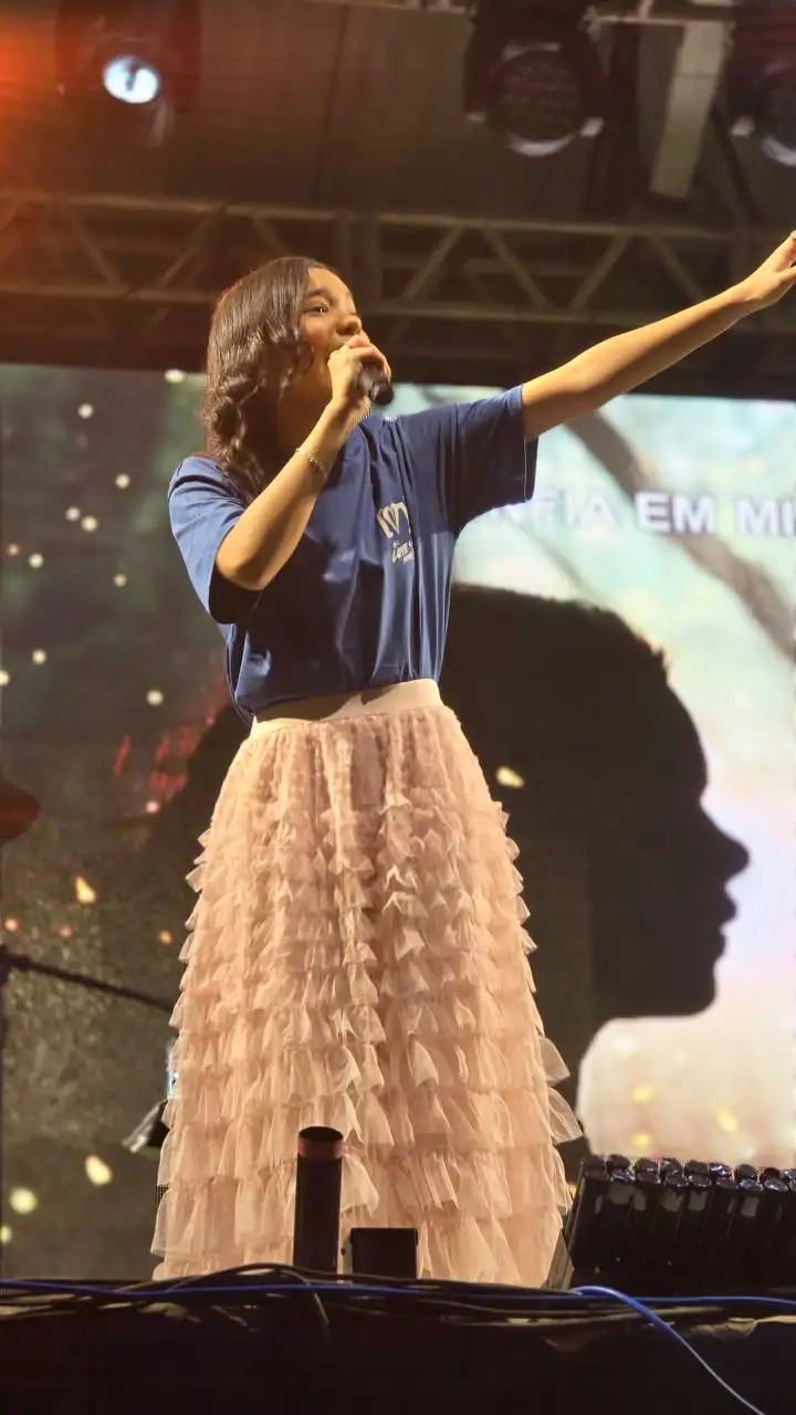 Foto 5 – Dia do Evangélico e Feirinha Bravense reúnem grande público em noite de fé, cultura e valorização local