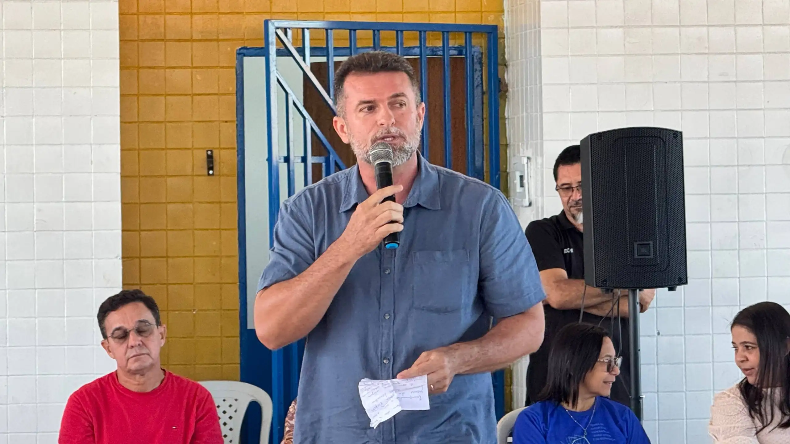 Foto 14 – Prefeita Luciana Leocádio entrega quadra reformada da Escola João Henrique Borges Leocádio e homenageia estudantes desta