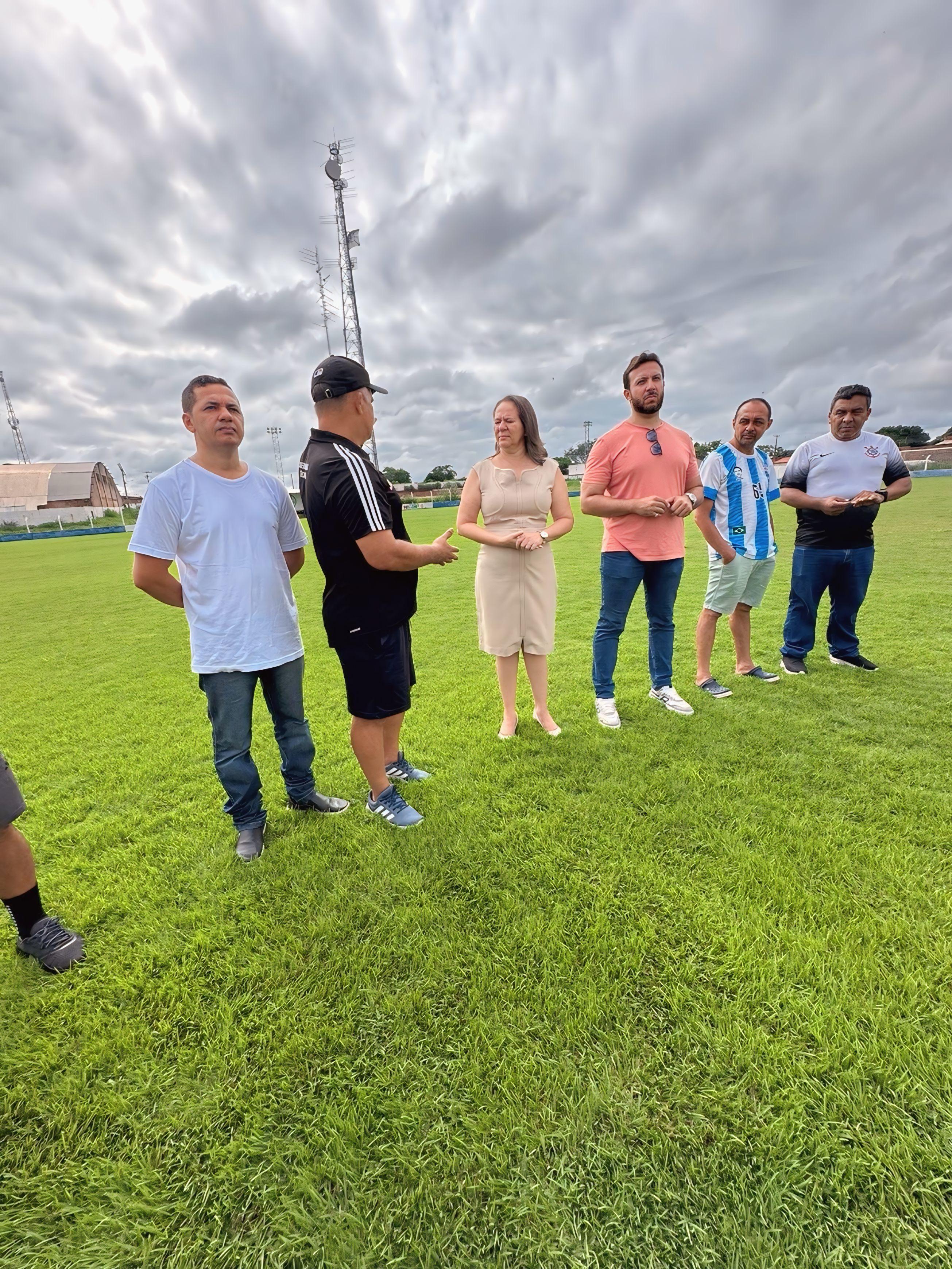 Foto 2 – Jovens Talentos de Buriti Bravo Participam de Peneira Esportiva no Estádio Lanchão