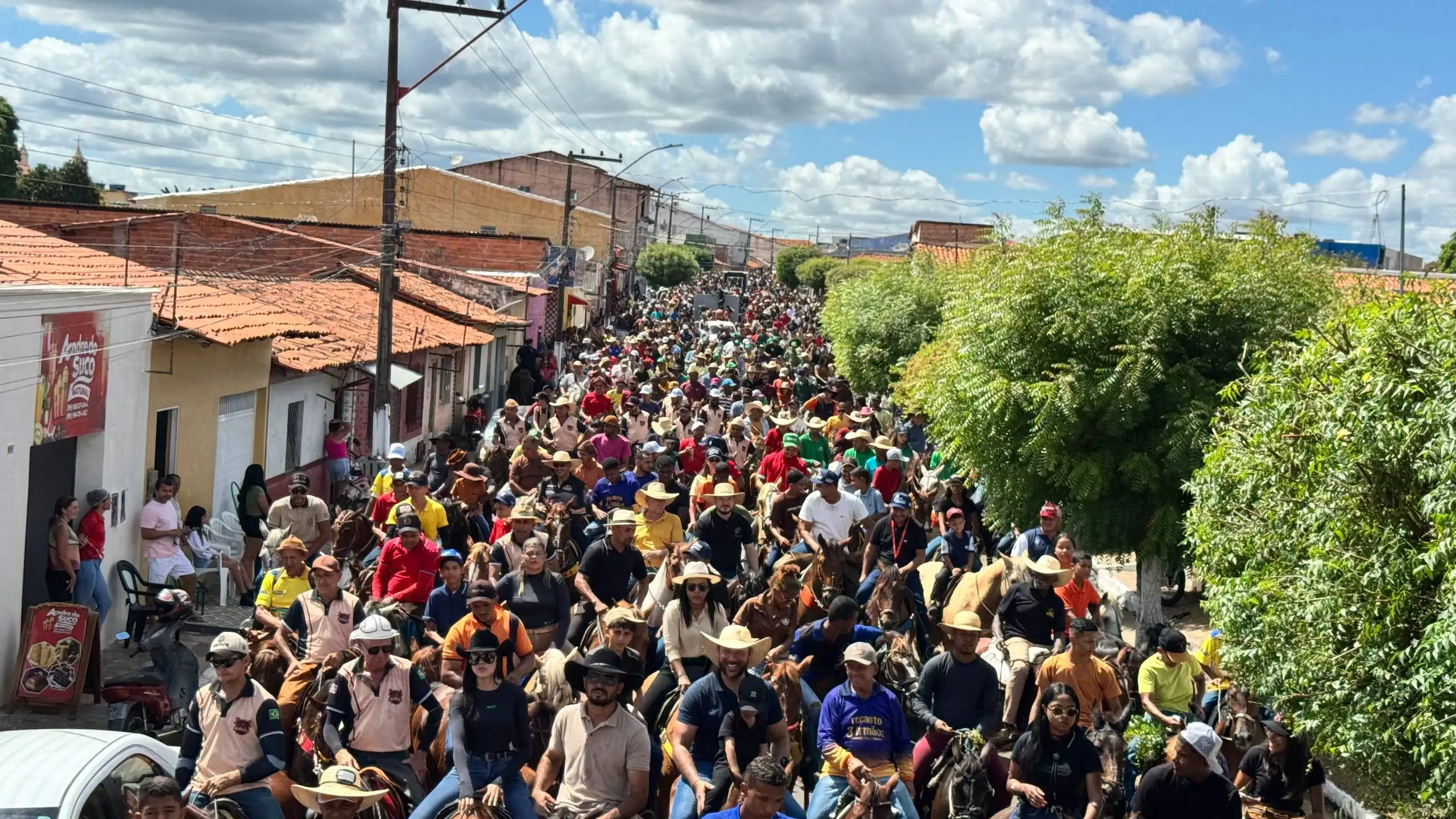 XXI Cavalgada de Santo Antônio reúne multidão e entra para a história de Buriti Bravo