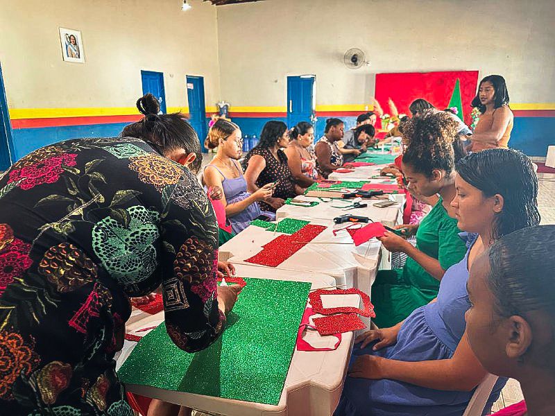 Foto 3 – Gestantes Participam de Oficina Natalina Promovida pela Secretaria de Assistência Social