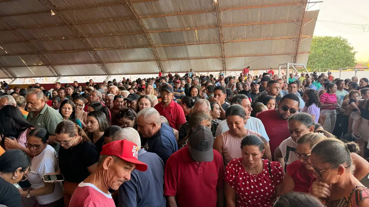 Foto 1 – Mais de 900 títulos de propriedade são entregues em Buriti Bravo em parceria com o Governo do Maranhão
